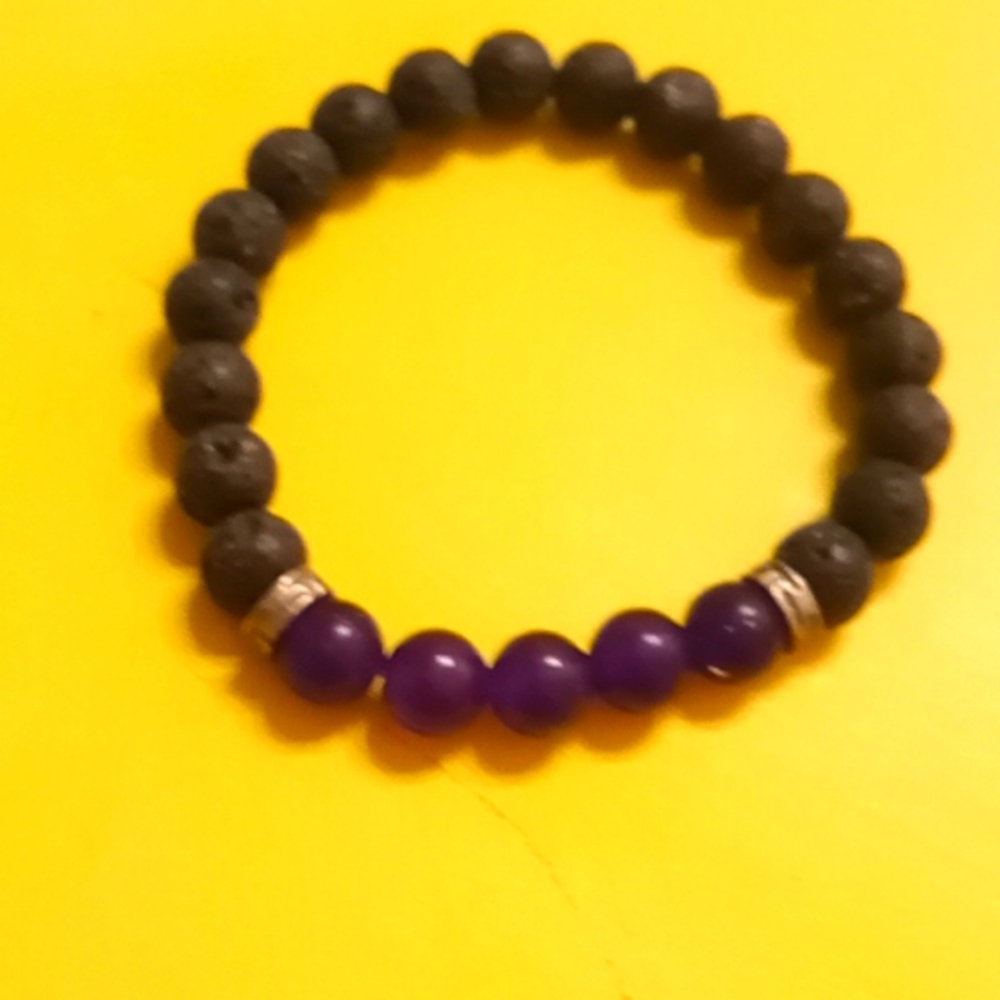 Free w purchase of 25 bux or more. Or buy for 3doll hairs. 🤣 boho bracelet.